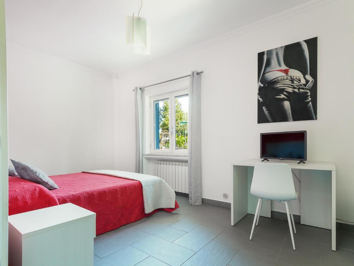La Dolce Vita Relax - Cozy Apt In Sorrento Lägenhet Exteriör bild