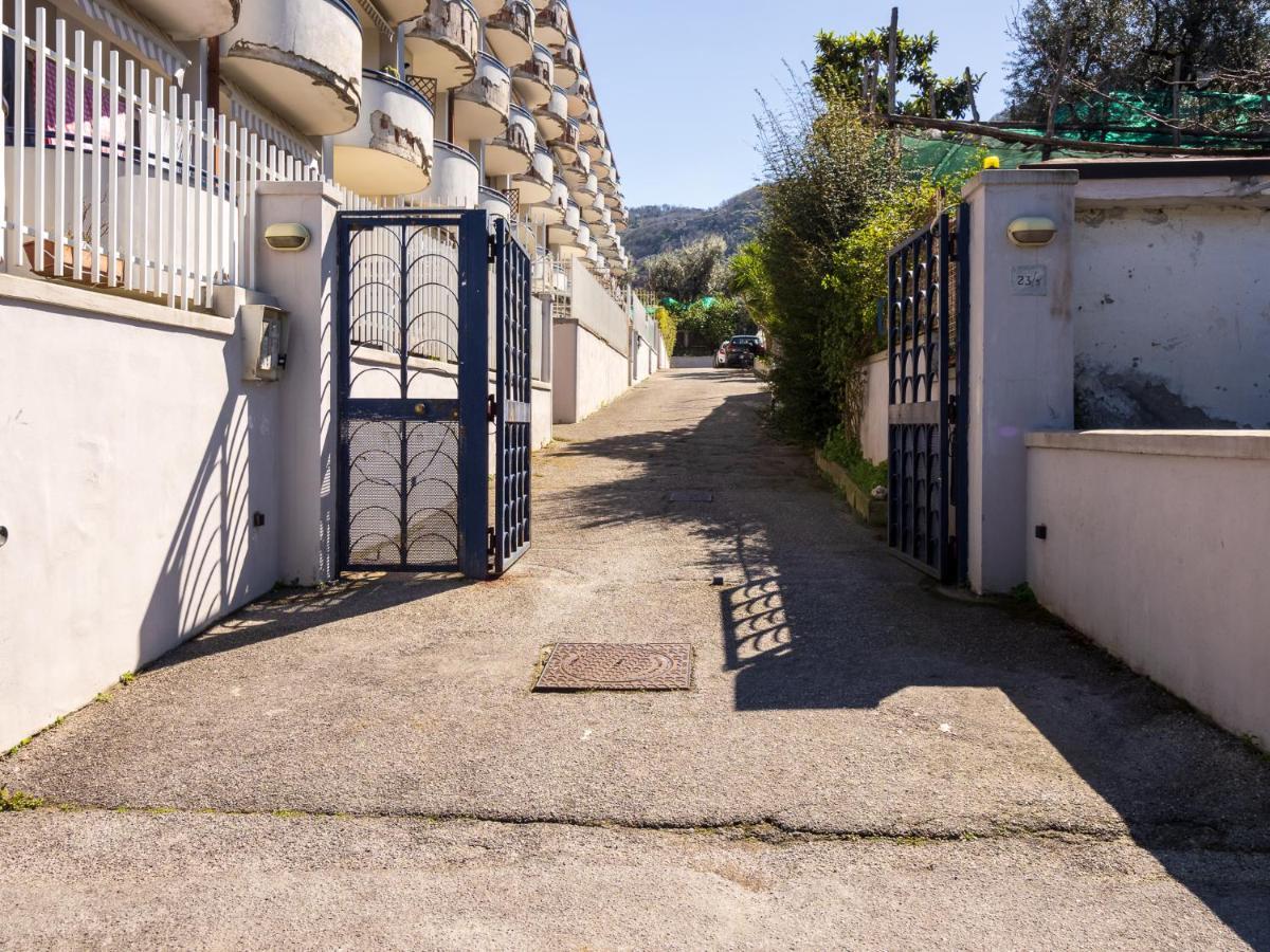 La Dolce Vita Relax - Cozy Apt In Sorrento Lägenhet Exteriör bild